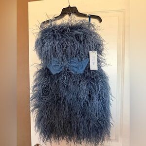 Chic Strapless Blue Feather Dress